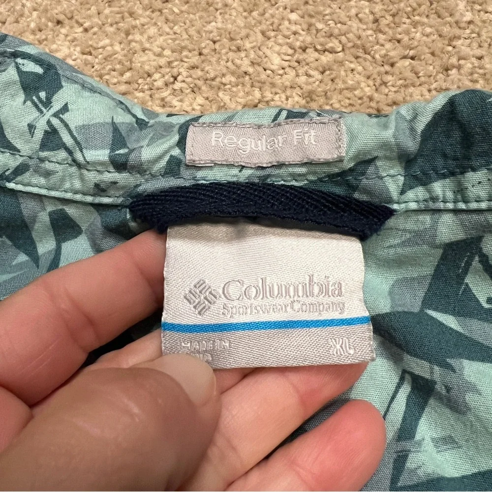 Men’s XL Columbia Button Down Shirt